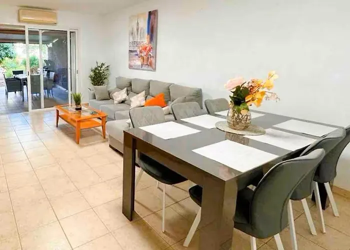 Residencial La Pineda & Anet Appartamento *