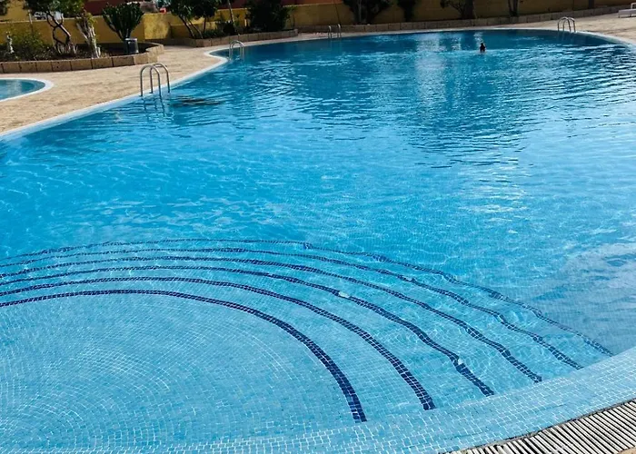 Residencial La Pineda & Anet Адехе